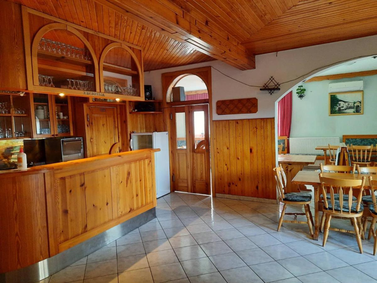 Villa Tourist Farm Lavrič à Vodice Extérieur photo