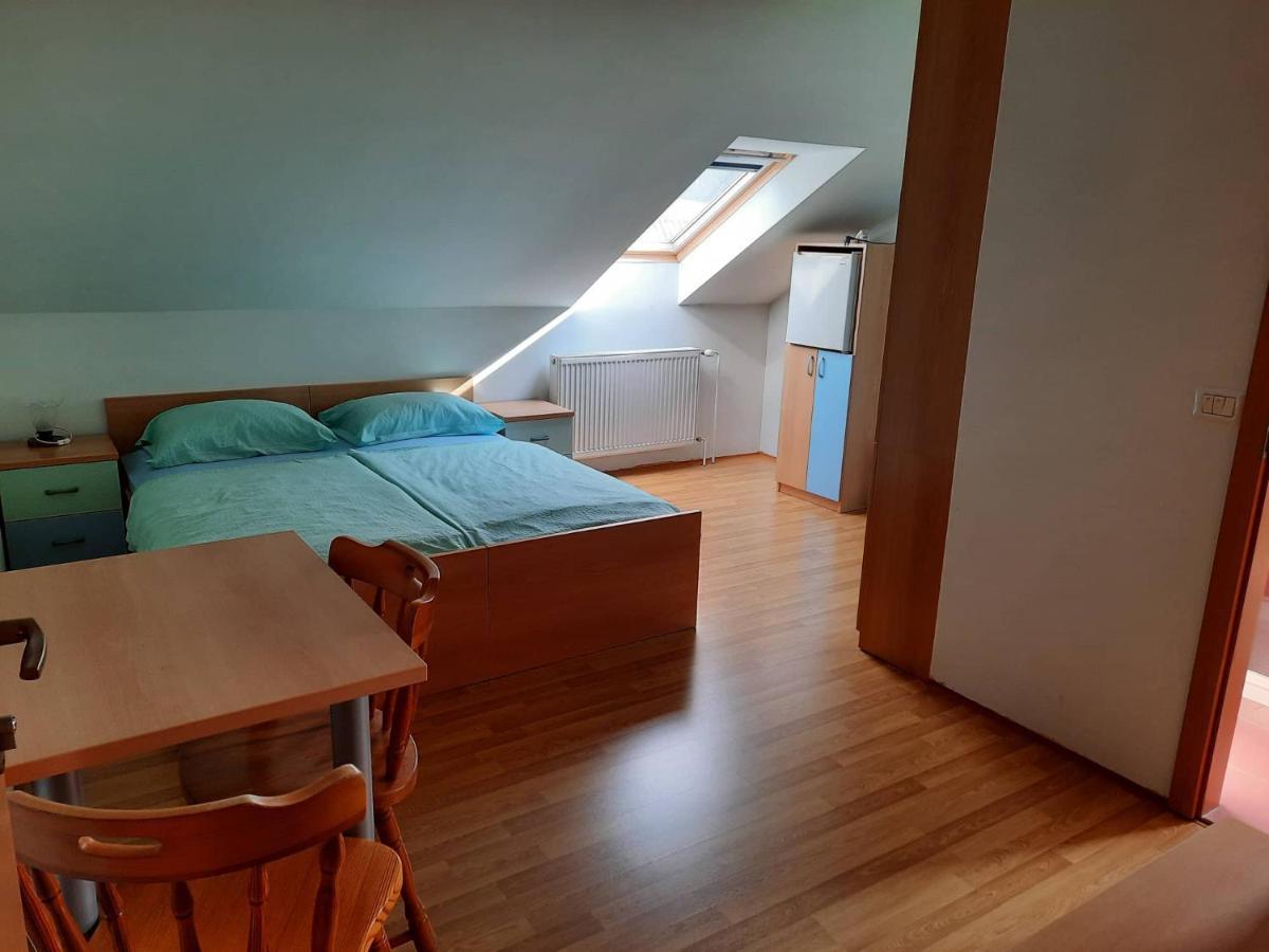 Villa Tourist Farm Lavrič à Vodice Extérieur photo